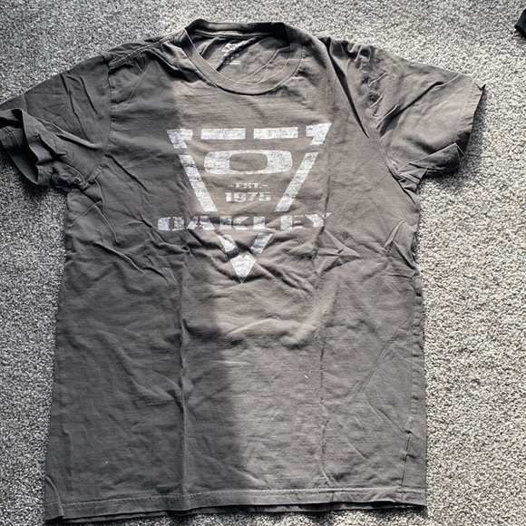 Oakley Tee - Picture 1 of 2
